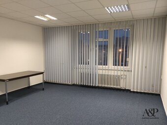 NA PRENÁJOM KANCELÁRSKY PRIESTOR, ŠTEFÁNIKOVA UL., 30M2, SEN - 2