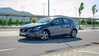Volvo V40 D2 Momentum - 2