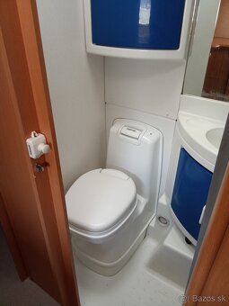 Predám veľmi zachovalý karavan s papiermi - 2