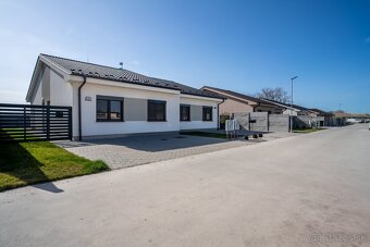 Na predaj štýlový 3-izbový rodinný dom v Hornej Potôni - 2