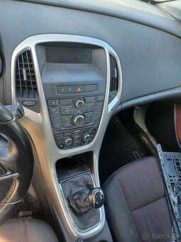 Rozpredam Opel Astra J ST 1.4 Turbo 88kw A14net - 2