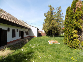 Pozemok 1715 m2 na stavbu domu v obci Tvrdošovce  so starším - 2