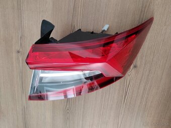 Škoda Karoq zadné svetlo - 2