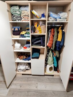 Šatníková skriňa - 2