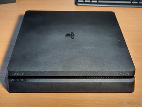 Sony Playstation 4 Slim - 2