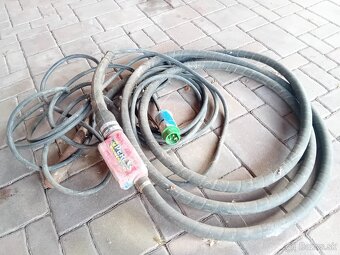 Vibrátor na beton - 2