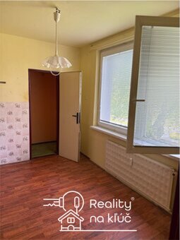 Na predaj veľký 2-izbový byt s balkónom na Podzámskej ulici - 2