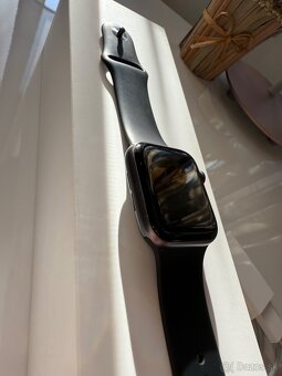 Apple Watch 5 Space Gray 44mm - 2