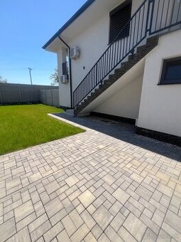 3 izb. byt s vlastným pozemkom + 2 parkovacie miesta - 2