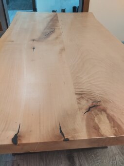 Ručne vyrábaný stôl z masívu - 2