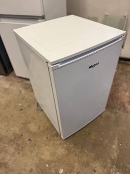Predám chladničku Whirlpool 85 cm A+ - 2