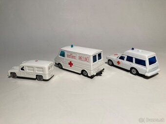 Stare auticka sanitky - 2