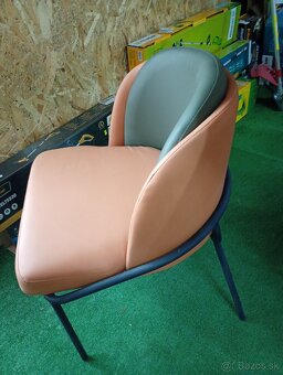 Barové stoly a stoličky - 2