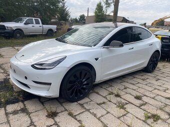 Tesla 3 Perfomance 4WD Dovuz Italia - 2