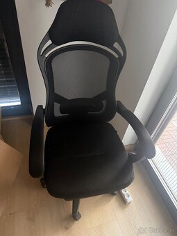 Ergonomicka stolicka k stoliku - 2