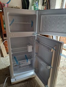 Chladnička s mrazničkou - 2
