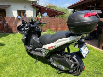 Aprília SR 300 MAX - 2
