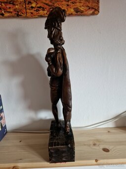 Vyřezávaný trubadur - 2