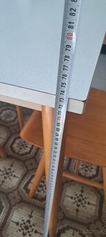 Stôl so stoličkami - 2