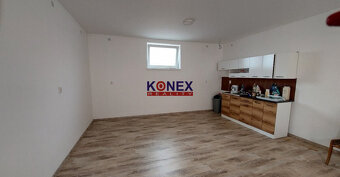 NA PREDAJ Zrekonštruovaný dom vo VEĽKÝCH KAPUŠANOCH - 2