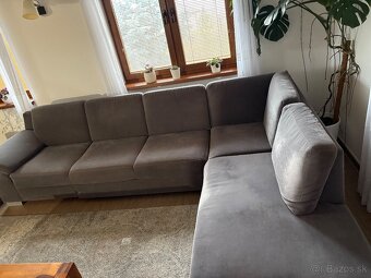 Rohova sedacka s taburetkou - 2