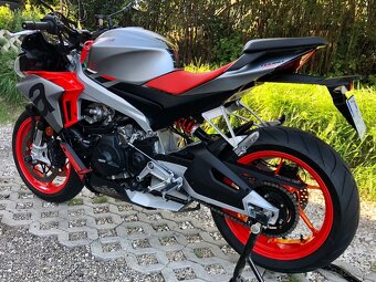 Aprilia Tuono 660 Iridium Grey - 2