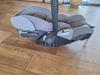 Cybex Cloud T-i size so základňou - 2