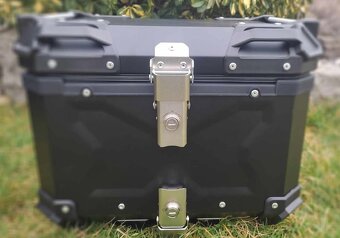 Hliníkový kufr na motorku (top case). Objem 55 litrů. Nový - 2