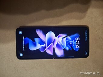 Predám telefón Samsung Z Flip3 5G 8+8GB/128GB - 2