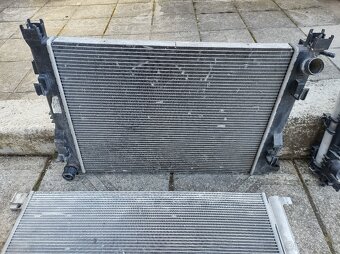 Dacia Duster - Predná kapota - 2