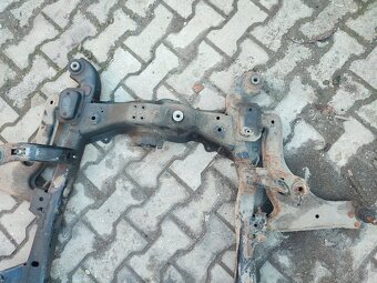 Opel Zafira B - Predná napravnica - 2