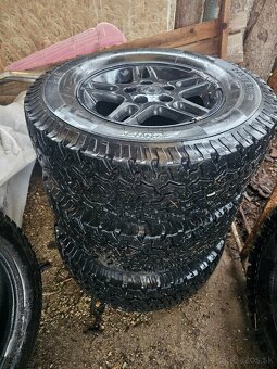 245/70 r16 - 2