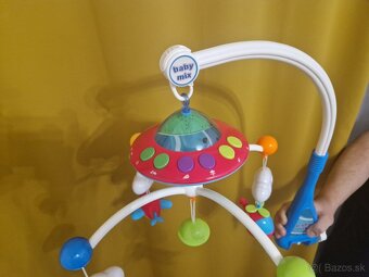 Kolotoč nad postieľku - 2