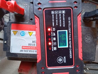 Automatická inteligentná mikroprocesorova nabíjačka - 2