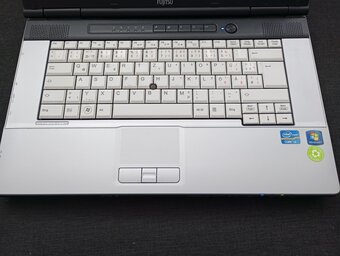 Fujitsu Lifebook e751, Intel® Core™i3 , 8gb ram RS232 ,Win7 - 2
