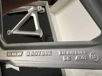 Predám zadné držiaky stupačiek na R 1200/1250 GS, nové - 2
