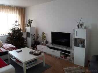 Priestranný 2 izbový byt s balkónom na predaj - 2