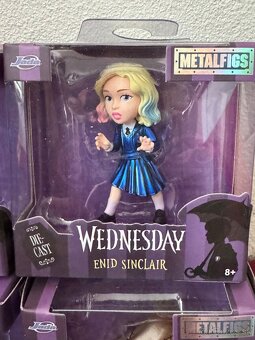 Kov figurky Wednesday -12€ - 2