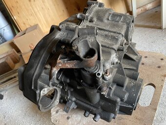 Volkswagen T5 prevodovka 2.5 TDI - 2