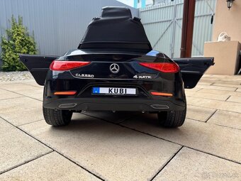 Elektrické autíčko Mercedes-Benz CLS 350 čierne - 2