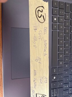 25 Dell Inspiron 16 - 2