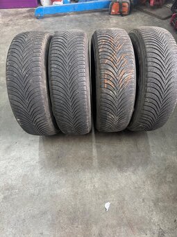 Michelin alpine 5 215/65 R17 - 2