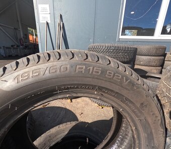 195/60 R15 2ks peumatiky celorocne - 2
