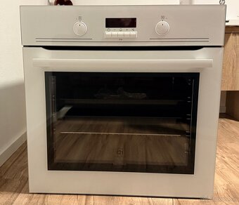 Predám rúru Electrolux EOA5651AOV - 2