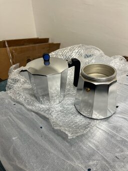 Hliníková moka kanvica – klasický kávovar na 6 šálok - 2