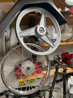 - Nové - Predné - KOLESO - Babetta - 210  aj  207 - - 2