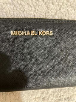 Michael kors cierna peňaženka. - 2