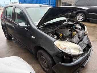 Rozpredam Daciu Sandero 1,4b 2010 - 2