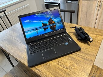 17.3"/Dell/Notebook/i3/8GB RAM DDR3/500GB HDD/Intel HD 2GB/ - 2