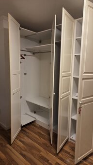 Predam rohovu skrinu - 2